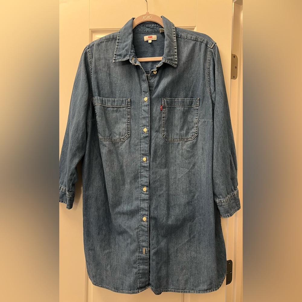 Levi’s Women’s Denim Chambray Tunic Shirt Top- NWOT